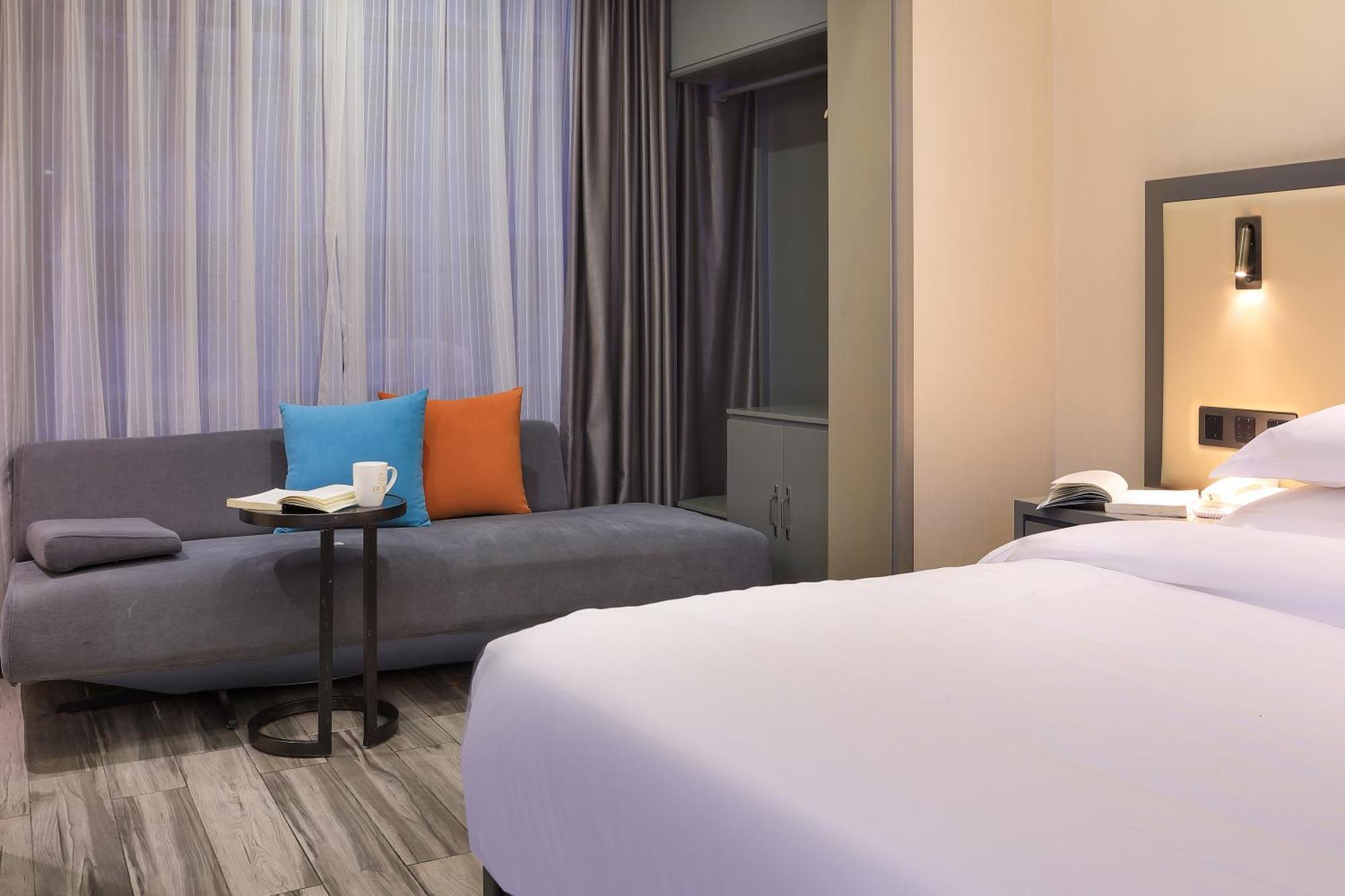 Wing Hotel Guilin - Central Square ภายนอก รูปภาพ